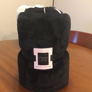 Victoria Secret Sherpa Blanket